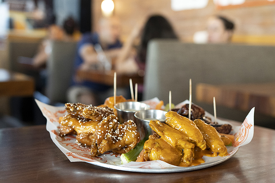 Comida-escena-buffalowings-rinaldimolina
